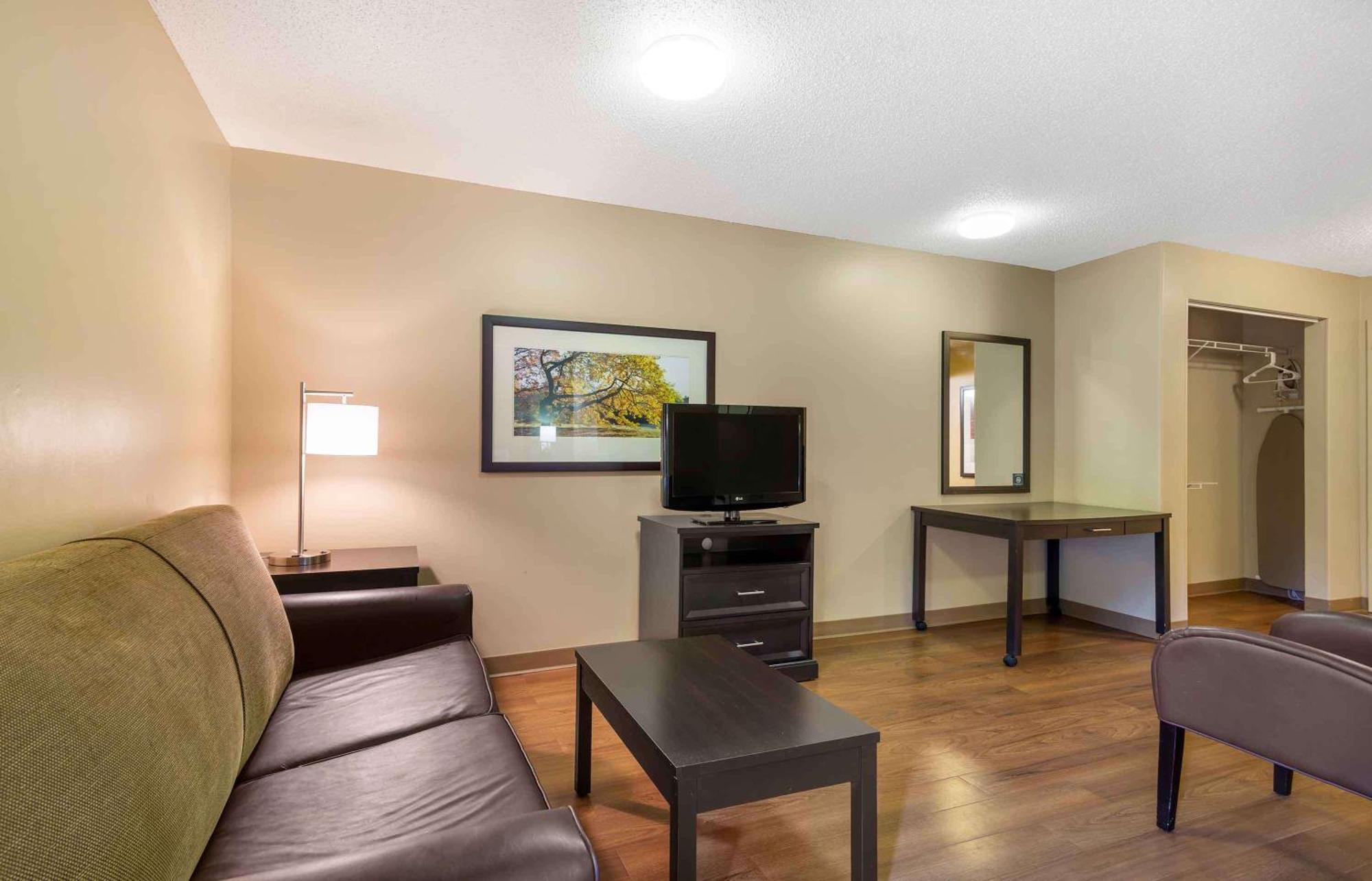Extended Stay America Select Suites - Atlanta - Alpharetta - Northpoint - East Exterior photo